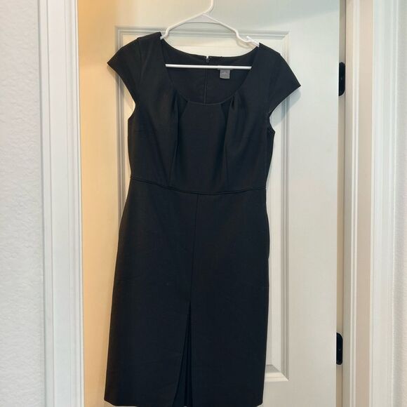 Ann Taylor Petites Black Midi Sheath Dress with Scoop Neck and Pockets - Picture 5 of 12